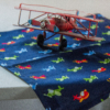 Kép 2/2 - Jegeléshez, borogatáshoz a nyári balesetekre_ repcsis textil zsebkendő kisfiúknak, repülős