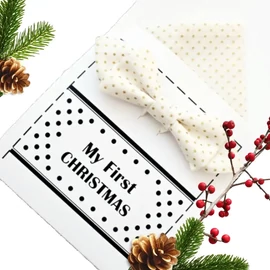 Első karácsonyi ajándék babáknak, csokornyakkendő "My First Christmas" felirattal