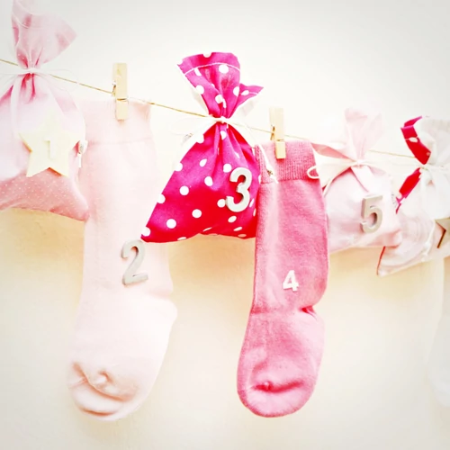 Adventi naptár, hercegnős kalendárium, karácsonyi dekoráció - pink és ezüst