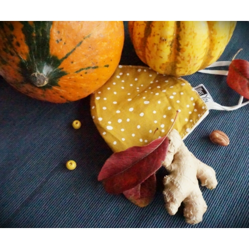 Mustársárga okker őszi pöttyös szájmaszk állítható pánttal.