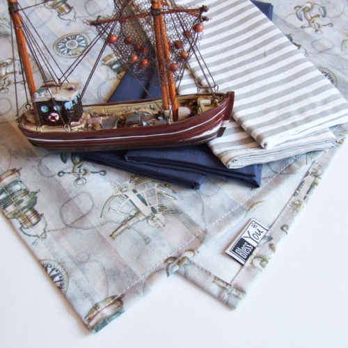 Világjáró tengerész textilzsebkendő - zerowaste kiegészítő nyaraláshoz vasmacska, horgony mintával